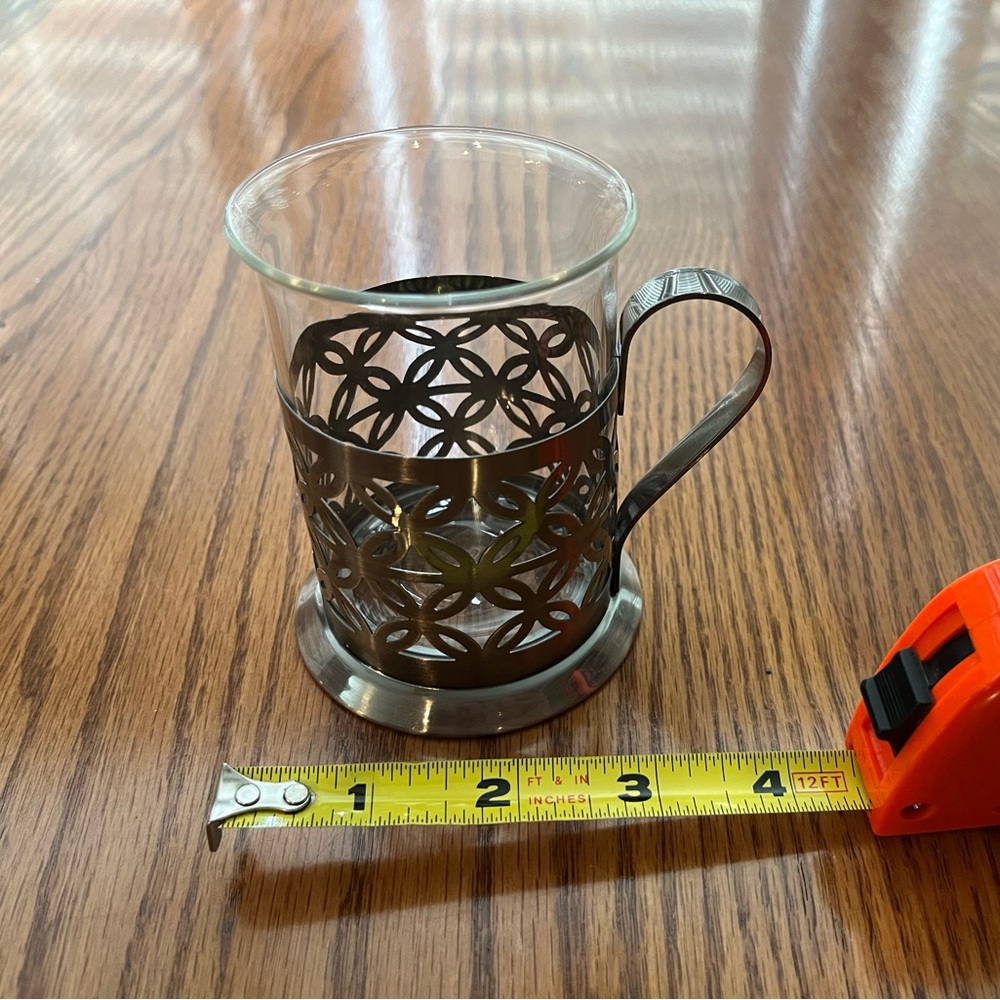 French press coffee maker with 2 matching glass mugs - Picture 3 of 8